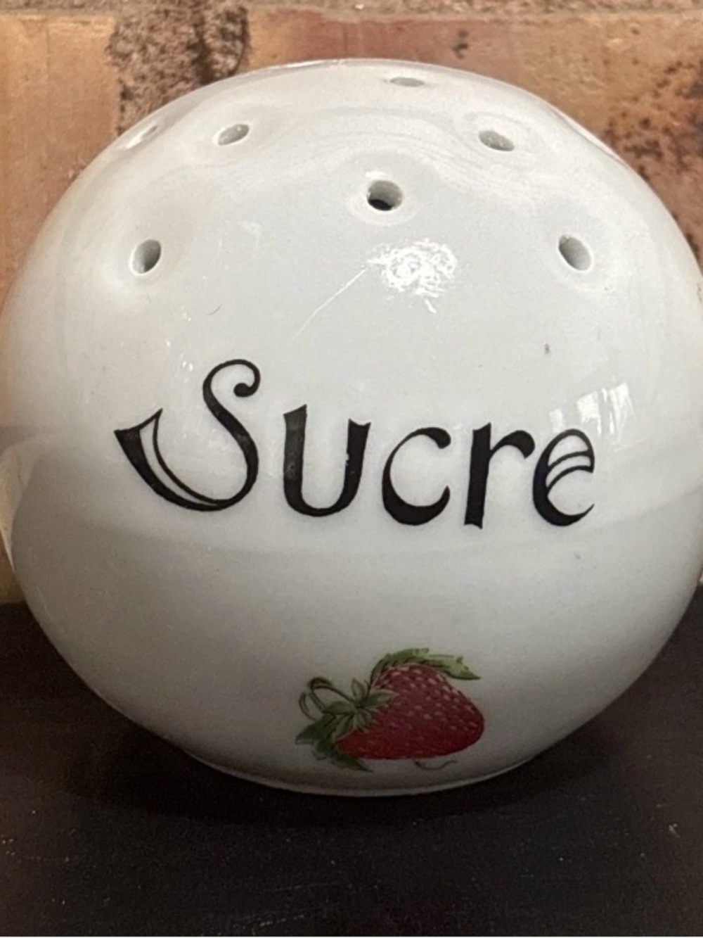 Louis Lourioux Strawberry Sucre Ball Shaker